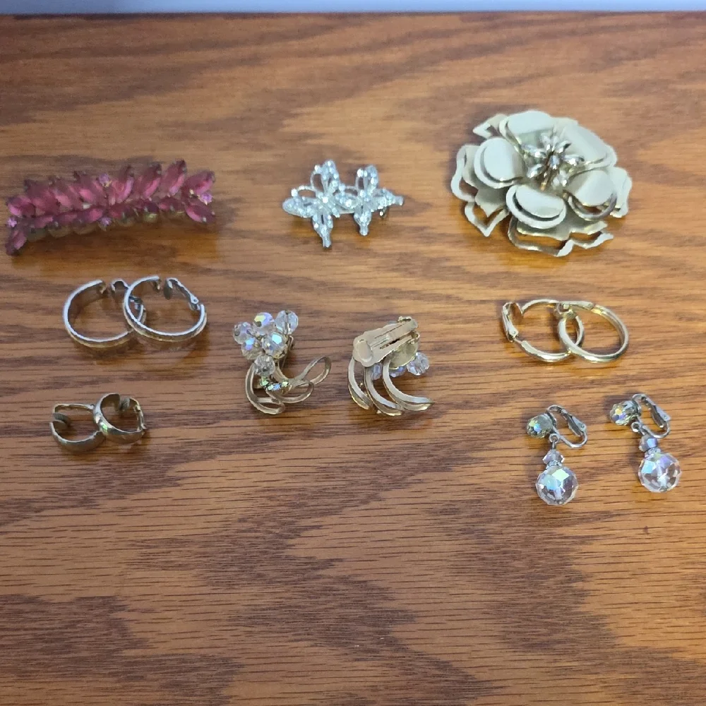 Bundle Of 5 Gold-Tone and Clear Crystal Women's Clip-on Earrings & 3 Pins